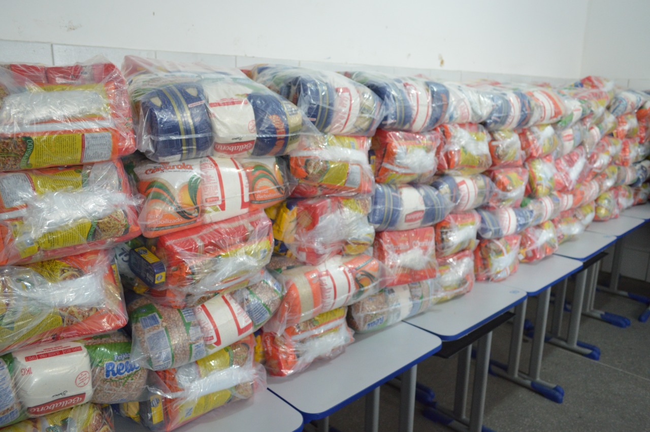 Kits de Alimentação Escolar continuam sendo distribuídos em Conceição do Jacuípe